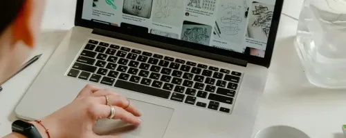 Mãe fazendo o curso